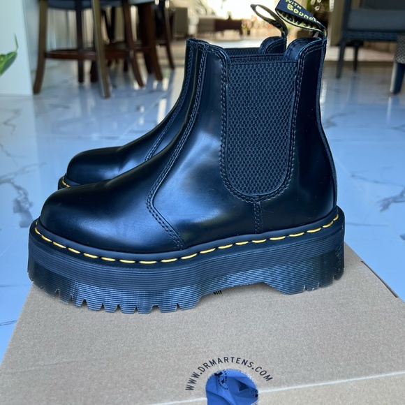 Doc Martens 2976 BEX Smooth Leather Chelsea Boots | Size 36 | Like New - Picture 6 of 10